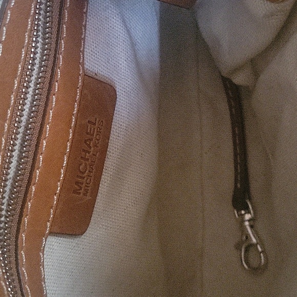 Michael Kors  Astor Tan Pebbled Leather Hobo Vintage Y2K Silver Studded Handb… - Picture 7 of 7